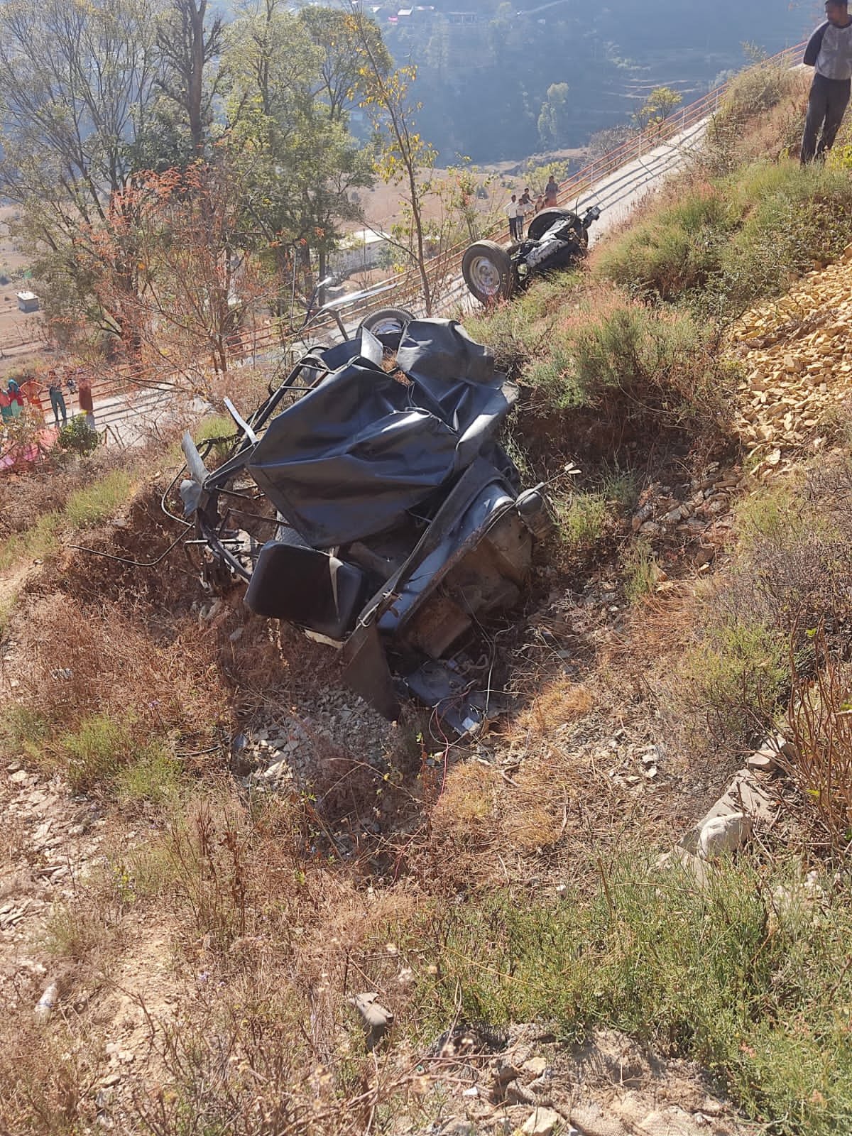 पिथौरागढ़ में दर्दनाक हादसा: वरदानी पार्क के पास वाहन बैक करते समय दुर्घटनाग्रस्त, एक की मौत, एक गंभीर