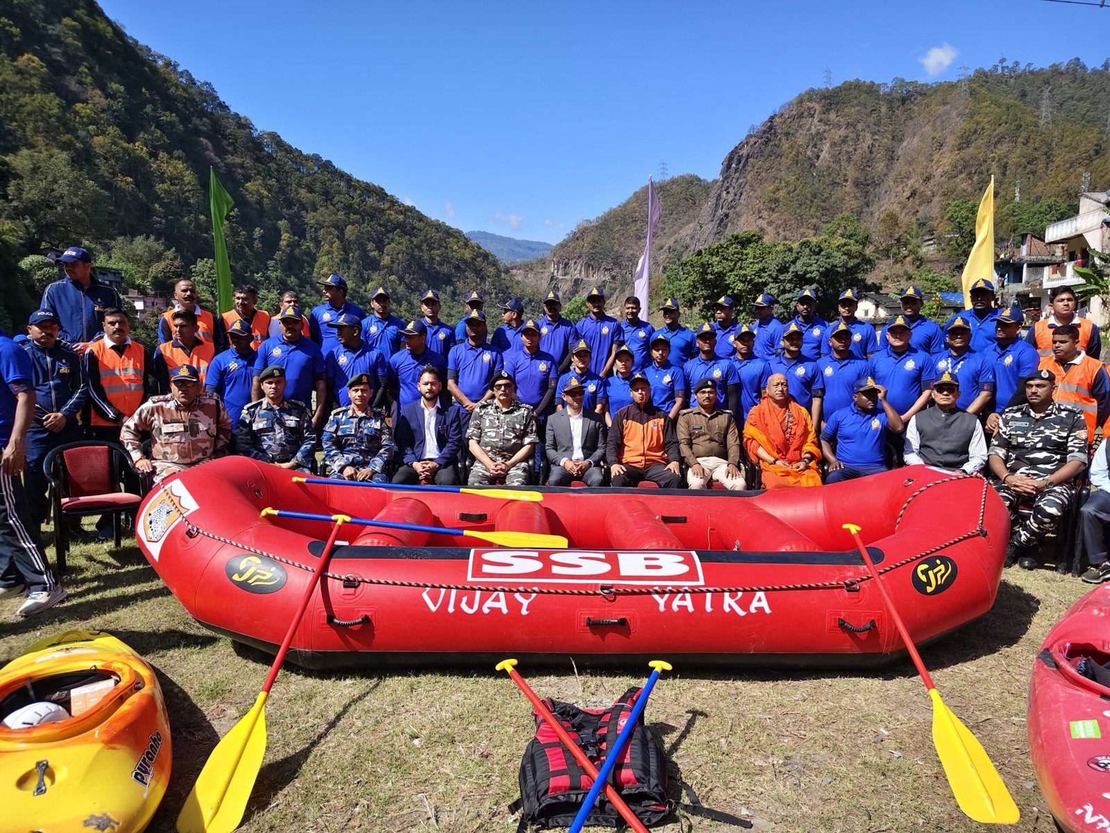 जौलजीबी से शुरू हुआ व्हाइट वाटर रिवर राफ्टिंग अभियान, चार दिन में तय करेंगे 150 किमी का सफर