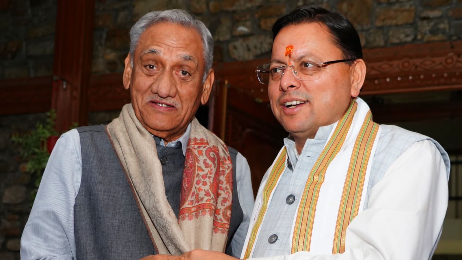 पूर्व मुख्यमंत्री विजय बहुगुणा ने मुख्यमंत्री धामी से की शिष्टाचार भेंट…