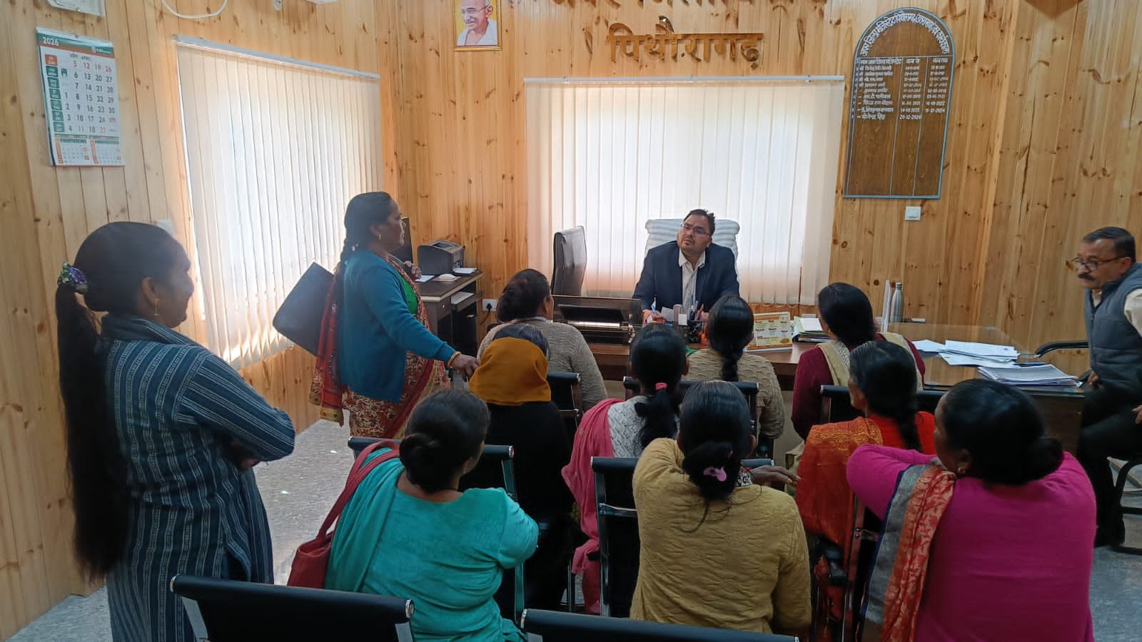 जनसुनवाई में उठीं सड़क और पेयजल की समस्याएं, 27 मामलों पर एडीएम के शीघ्र कार्रवाई के निर्देश