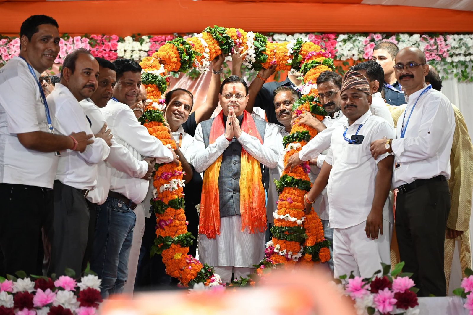 टनकपुर में भागवत कथा में पहुंचे सीएम धामी, बोले- धार्मिक आयोजन नई पीढ़ी को संस्कृति से जोड़ते हैं